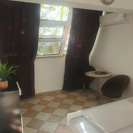 паи хост Hostel