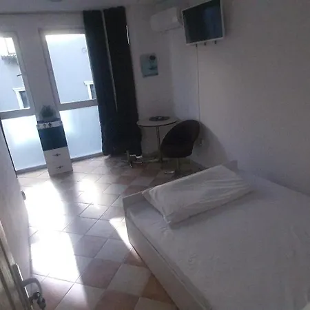 Hostel паи хост *
