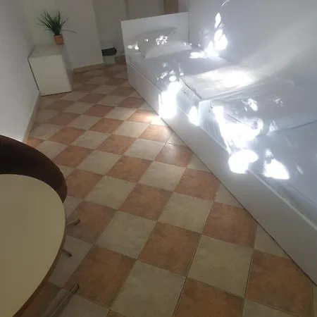 паи хост بيت شباب *