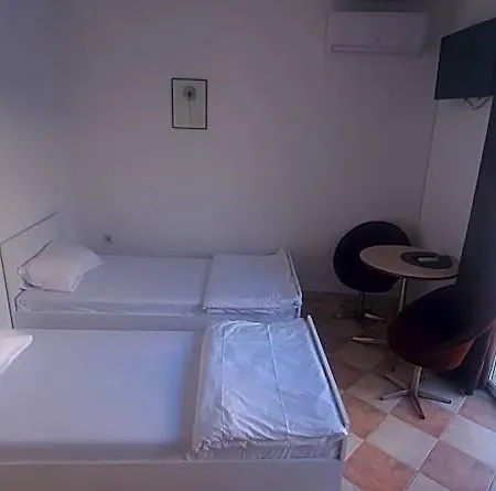 паи хост Hostel