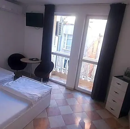 Hostel паи хост *